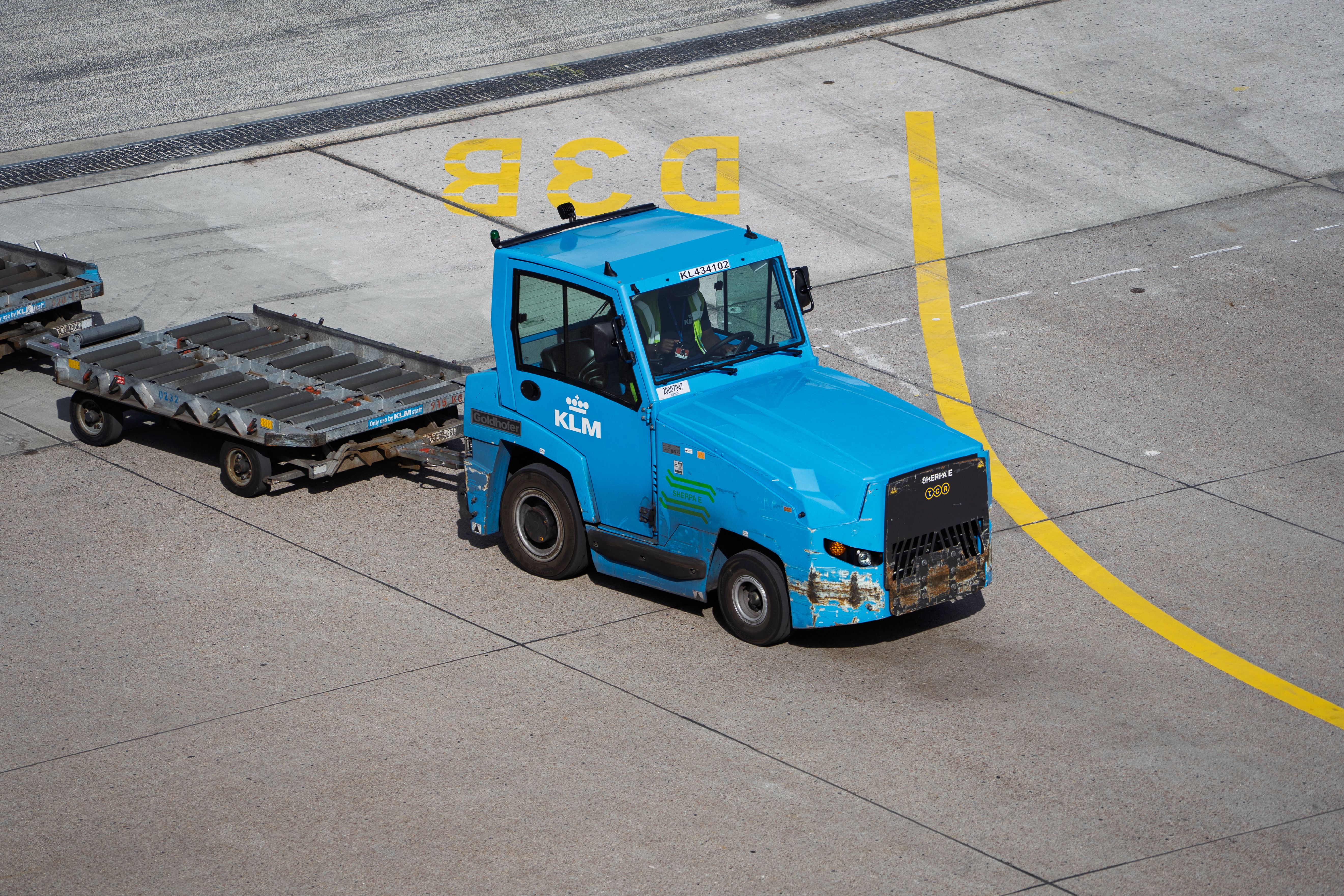 Heavy duty tow truck for commercial fleet services